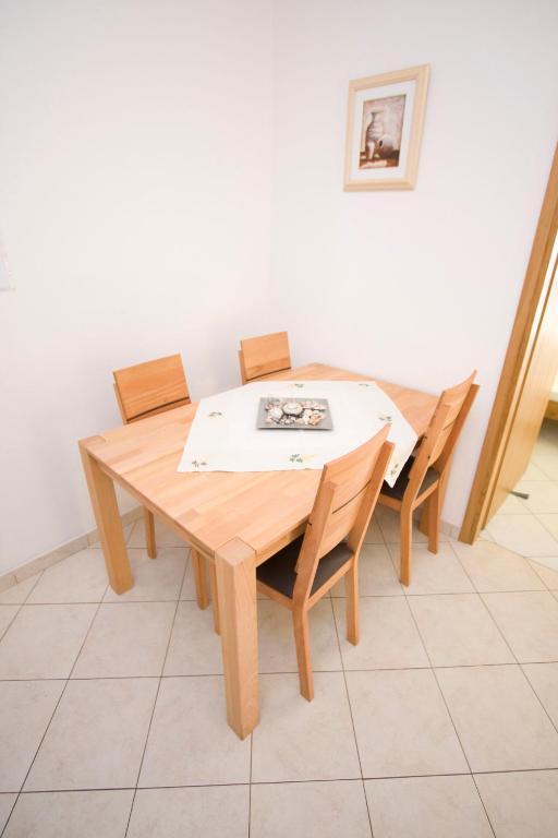 Ella Apartments Omiš Szoba fotó